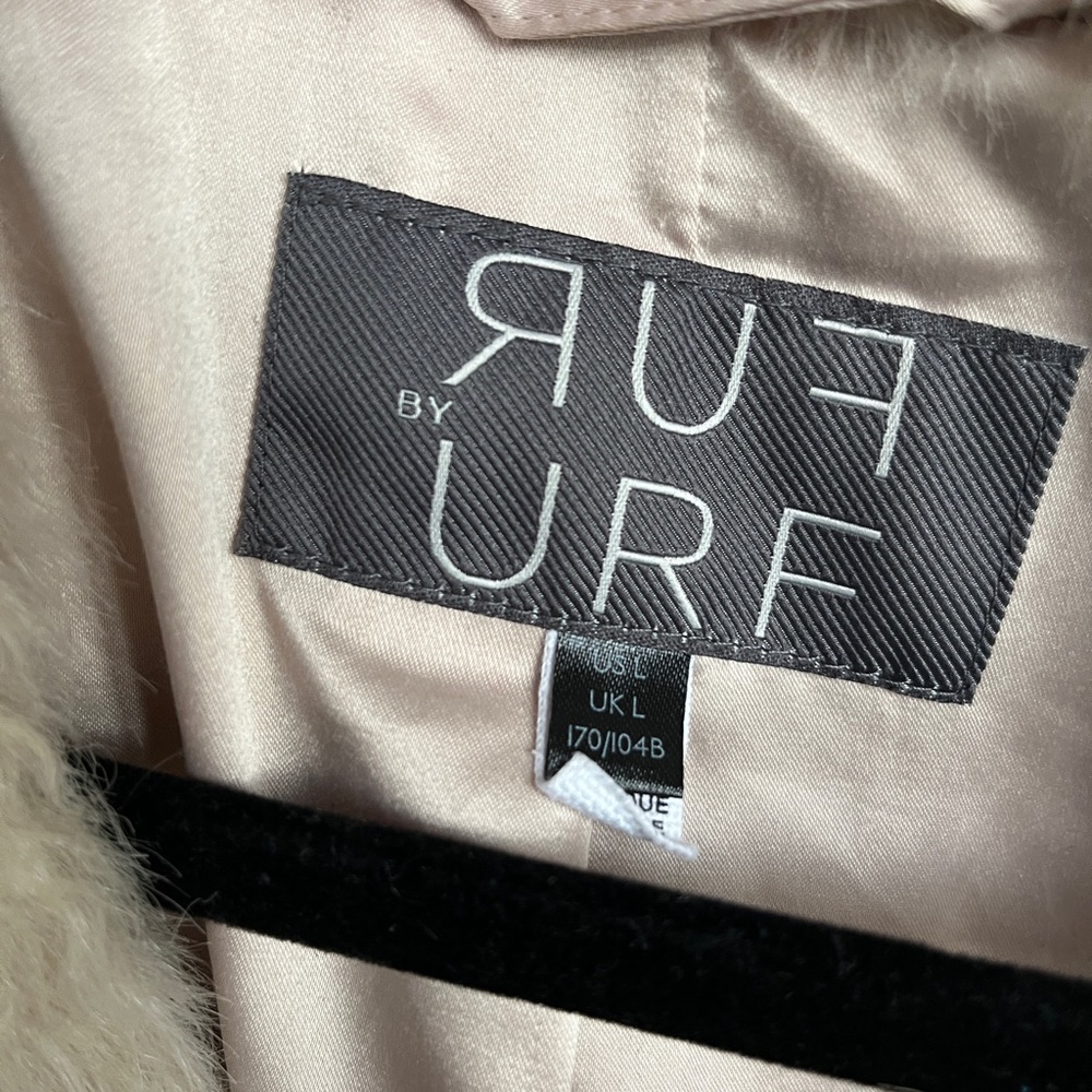 Faux Fur coat from Anthropologie - Picture 4 of 7